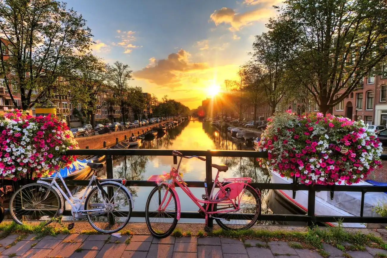 Pacote de viagem De Amsterdã a Roma pela Suíça