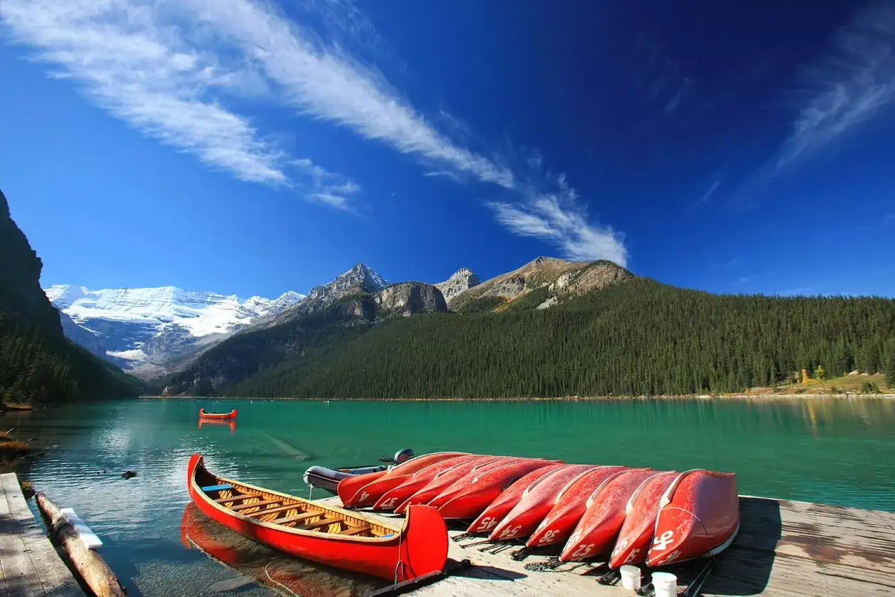 Bela Lake Louis das Montanhas Rochosas canadenses