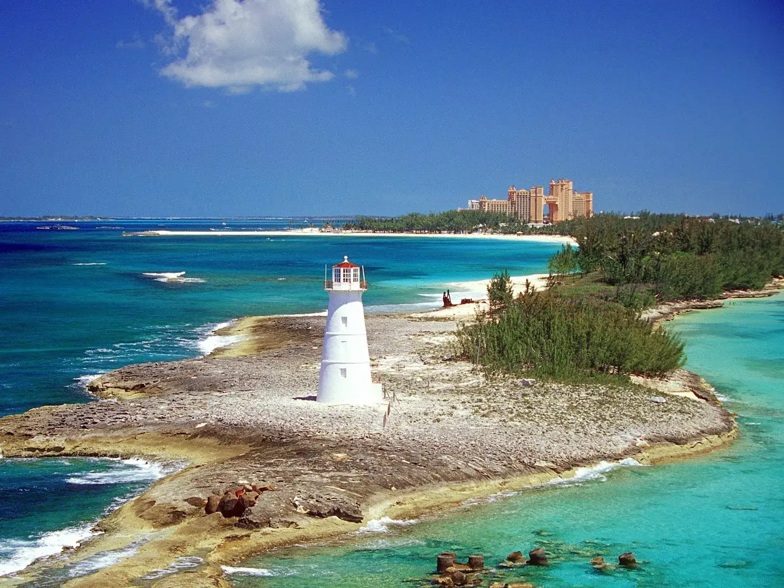 Farol e Atlantis Paradise Island
