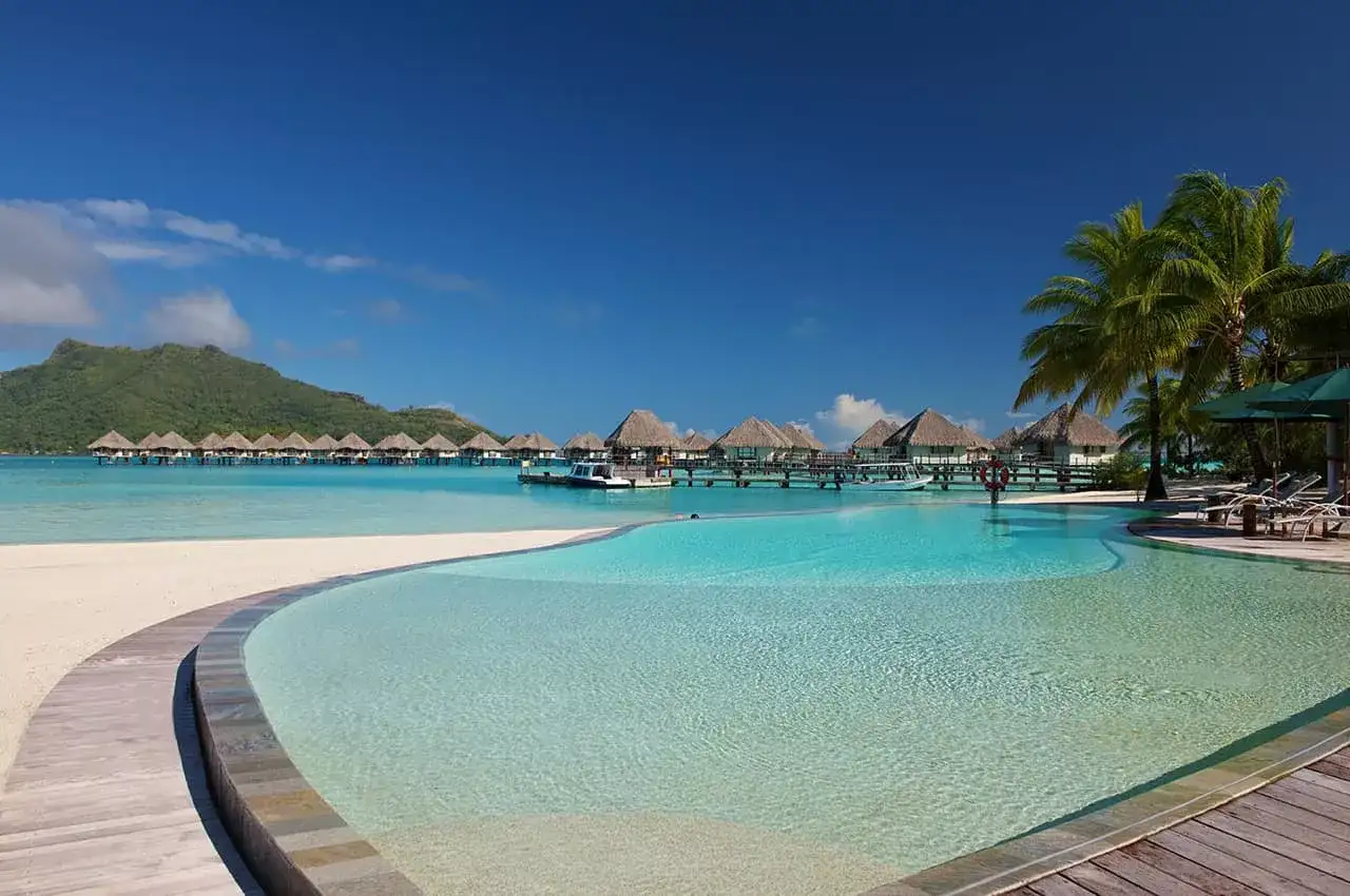 Manava Moorea e Le Meridien Bora Bora