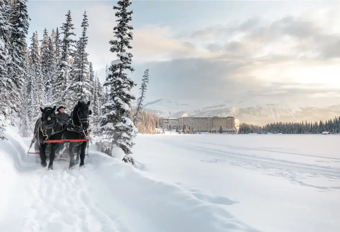 Chateau Lake Louise de Fundo, no Inverno, Canadá