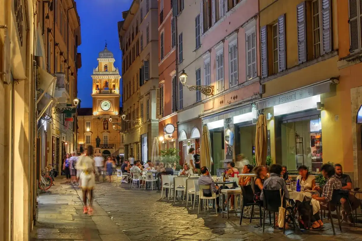 Rua em Palermo, Itália