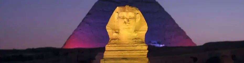 Pessoa em camelo no deserto