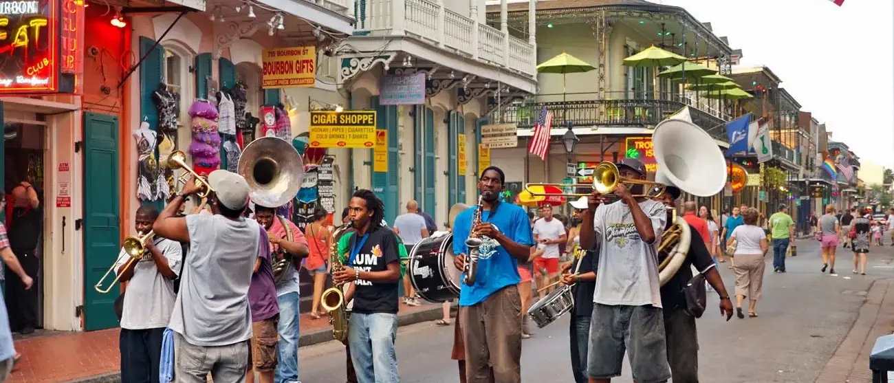 Banda de Jazz na St Bourbon em Nova Orleans