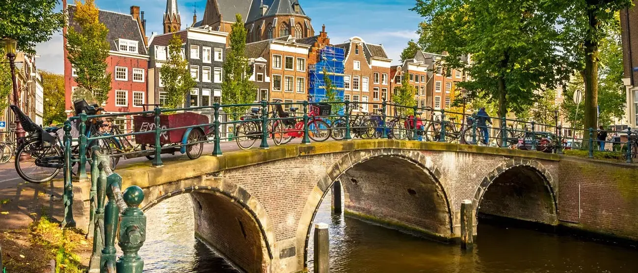 Canal em Amsterdã
