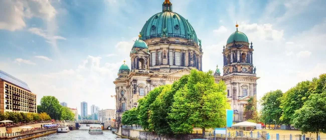 Catedral de Berlim. um marco famoso na Ilha dos Museus em Mitte - Berlim, Alemanha