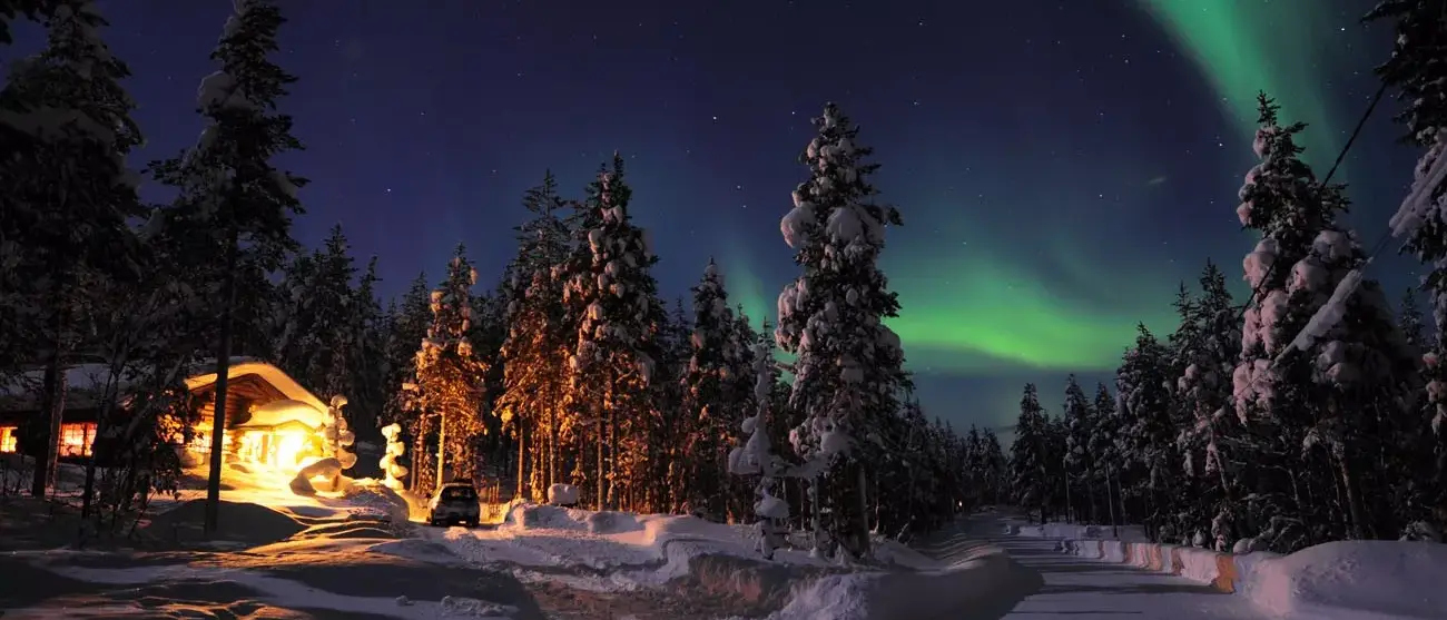 Luzes da Aurora Boreal no norte da Laponia