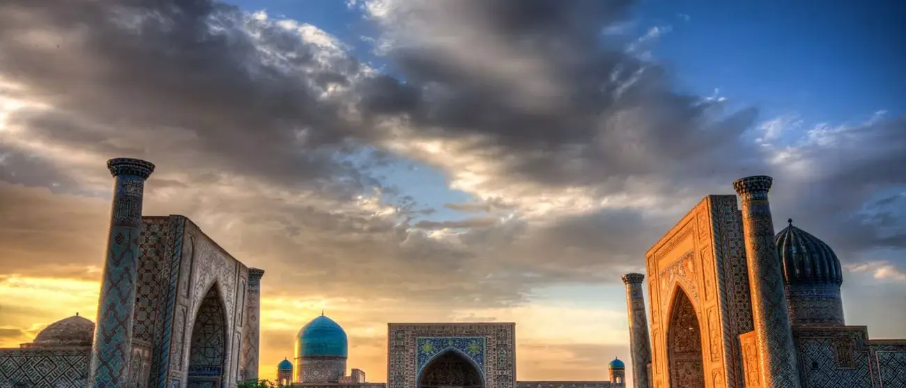 O Registan foi o coração da antiga cidade de Samarkand, no Uzbequistão e um dos principais parada na estrada de seda da China para a Europa