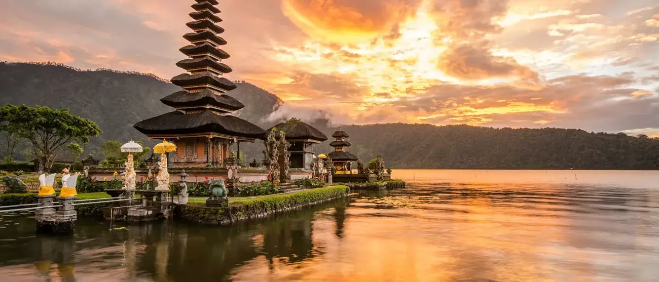 Pura Ulun Danu Bratan, templo hindu no lago Bratan, Bali, Indonésia