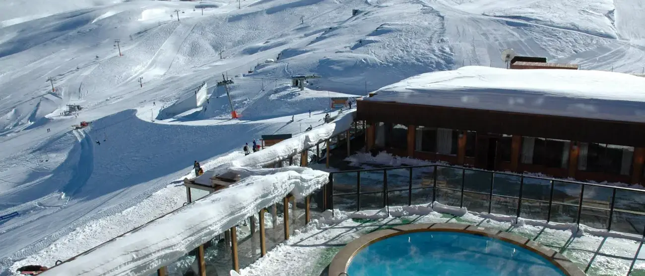 Piscina aquecida do Resort de Inverno Valle Nevado
