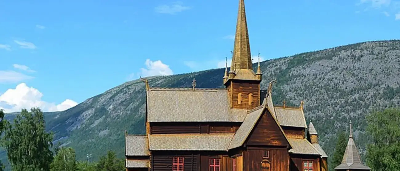 Igreja de Madeira de Lom, Noruega