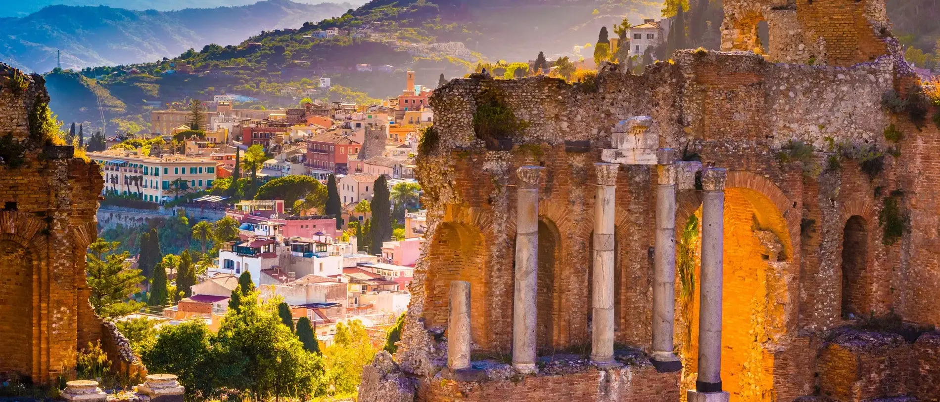 Taormina com Vulcão Etna, Itália