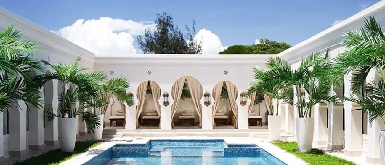 Zanzibar por Completo entre Resorts e Retiro