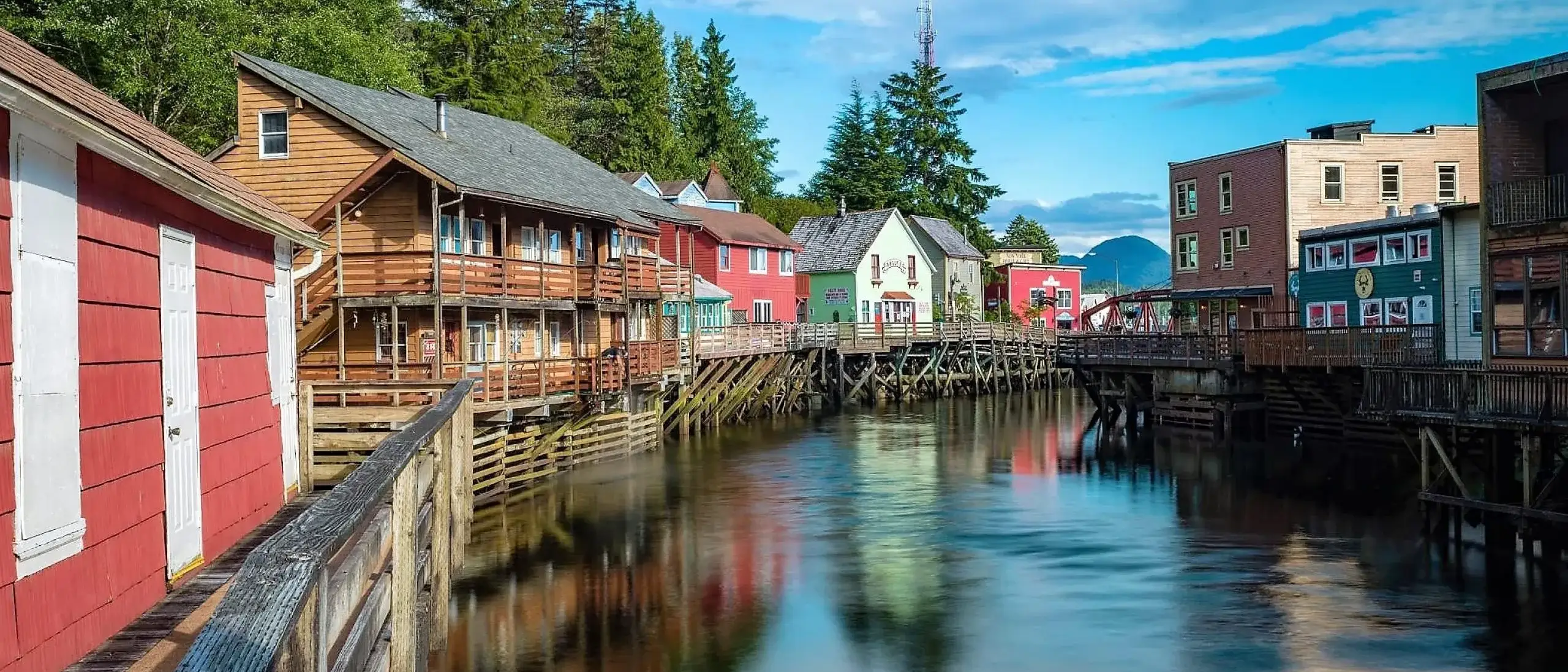 Casa na beira de rio em Ketchikan, Alaska