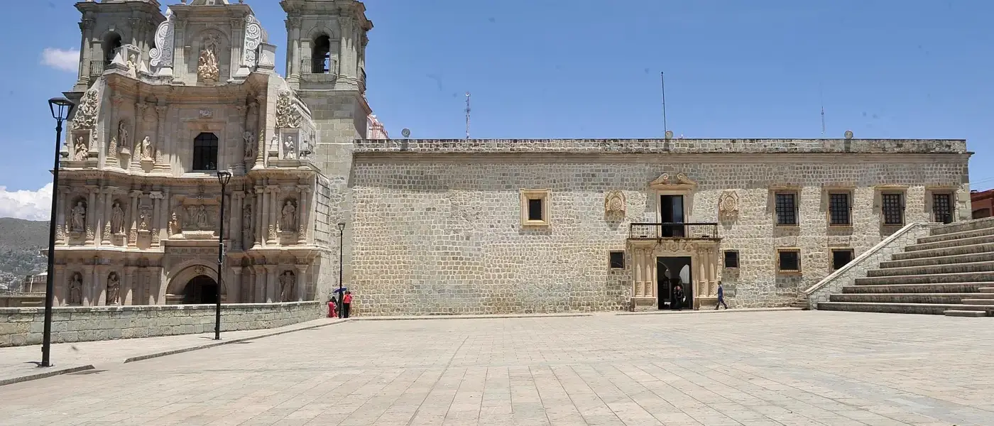mexico-oaxaca-plaza