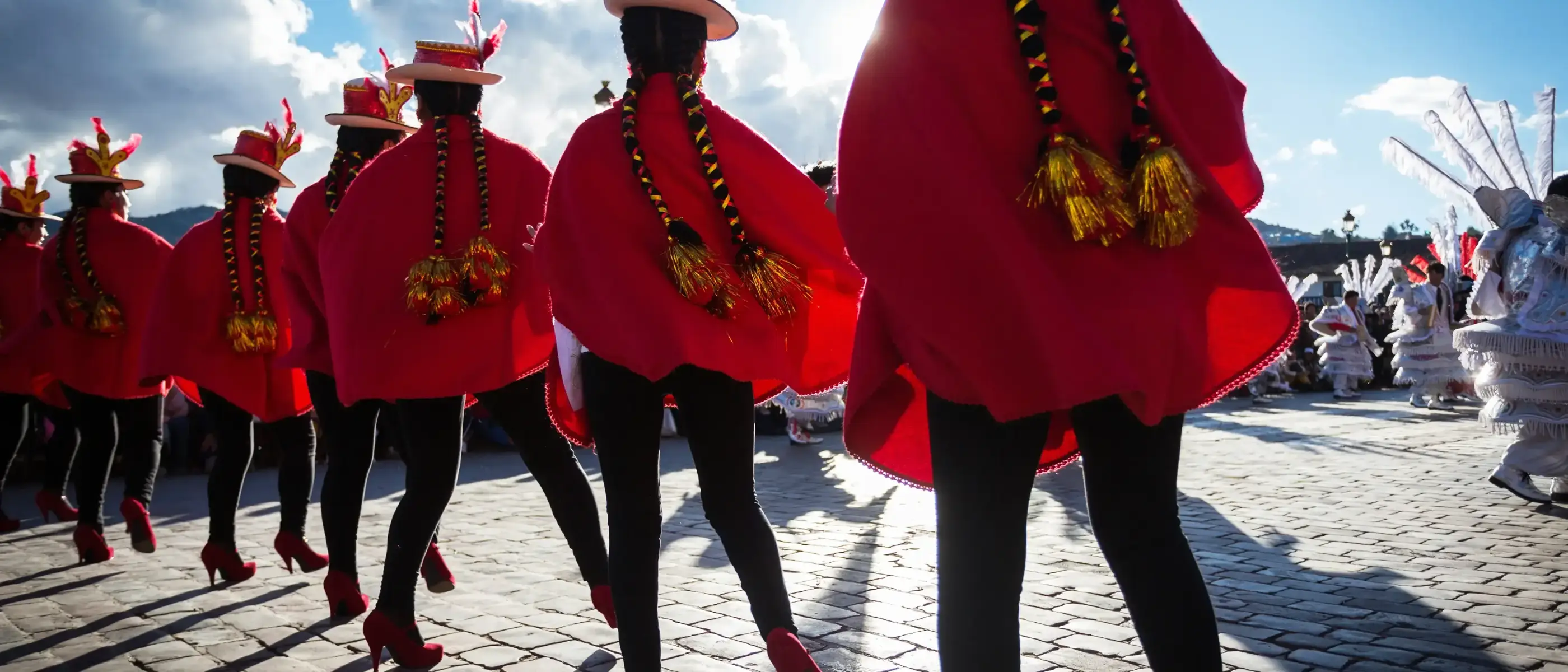 Mulheres em Cusco celebrando