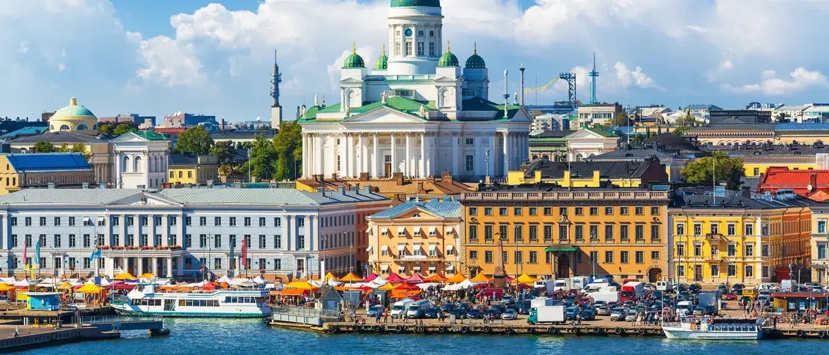 Vista de Helsinki, Catedral ao fundo, Finlândia