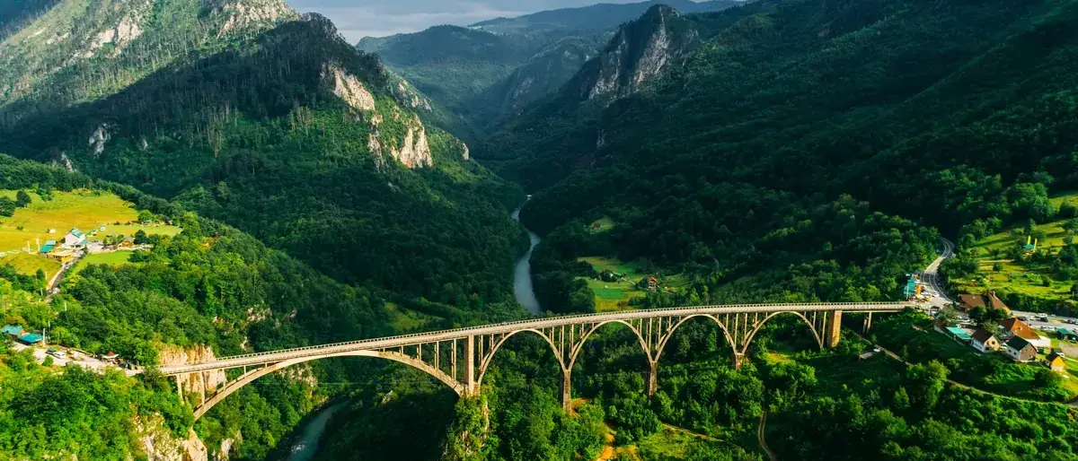 Ponte sobre o Rio Tara, Montenegro
