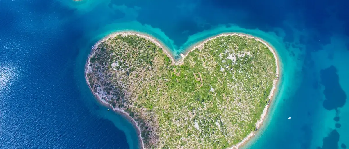 Ilha de Galesnjak em formato de coração, Croacia