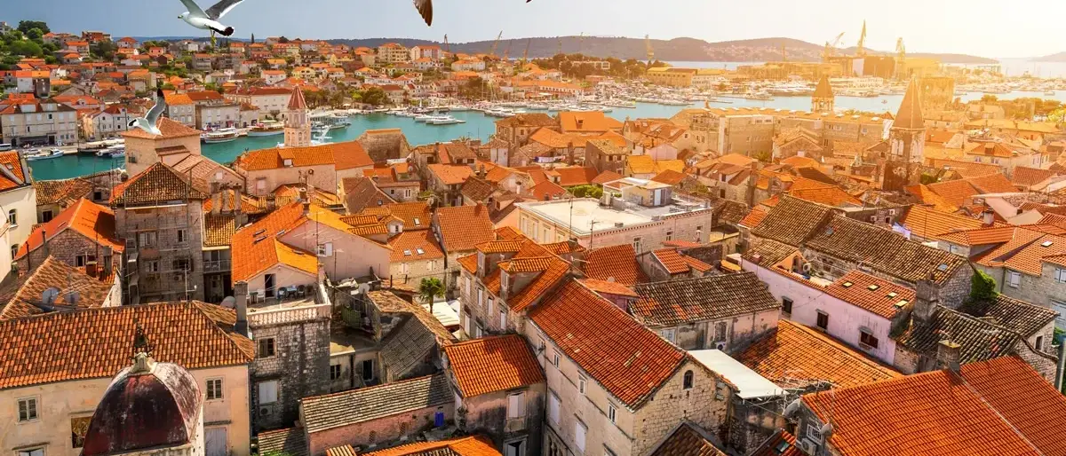 Vista da cidade de Trogir, Croacia