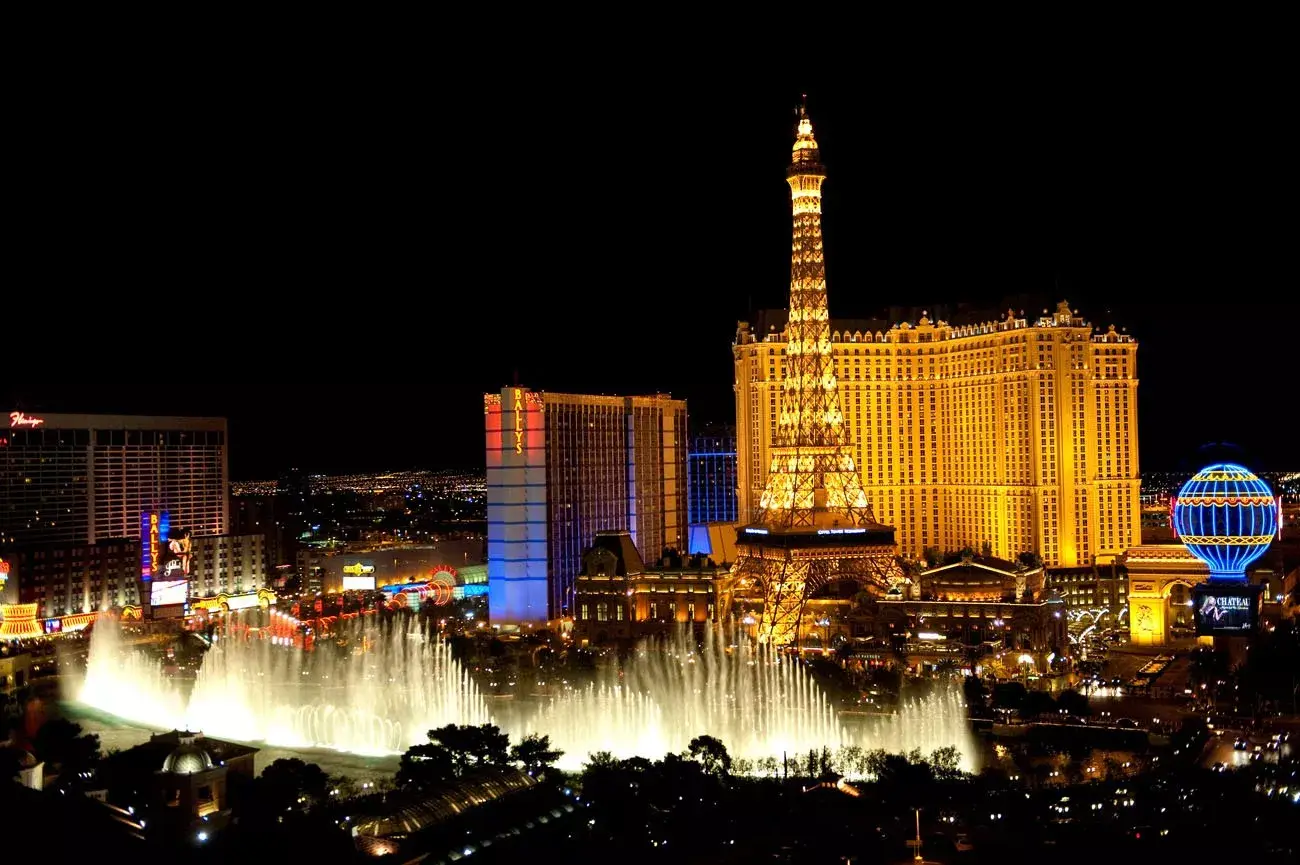 Fountains of Bellagio, which have featured in several movies, is a large dancing water fountain synchronize