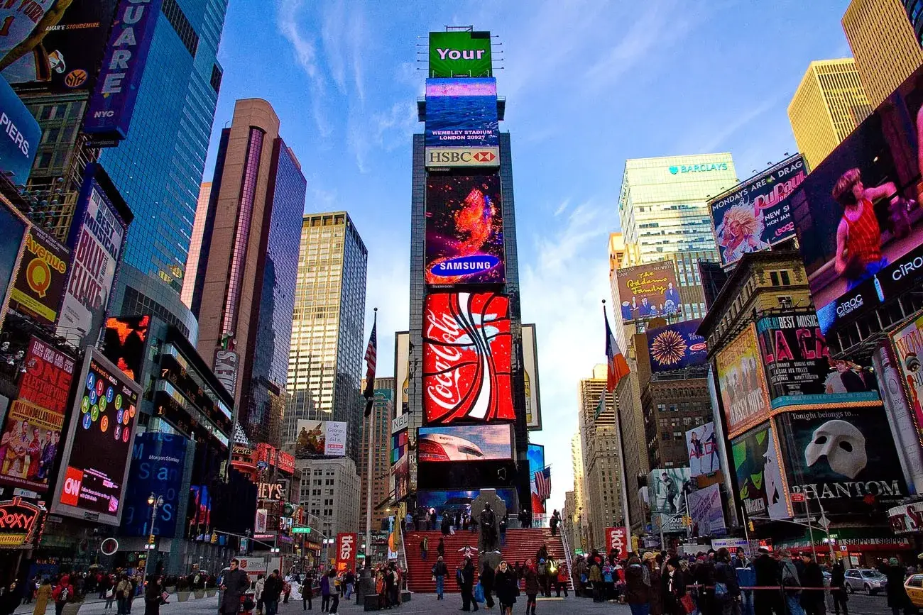 teatros-da-broadway-e-sinais-de-led-animados-new-york