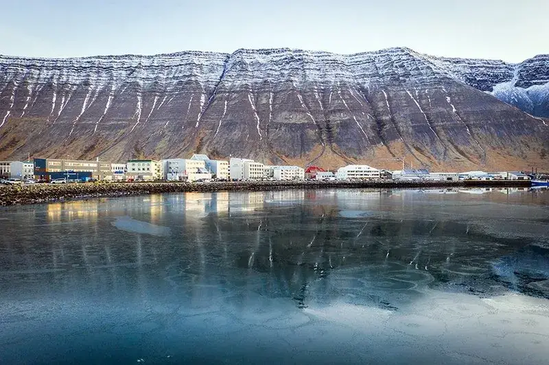 Isafjordur no gelo, Islândia