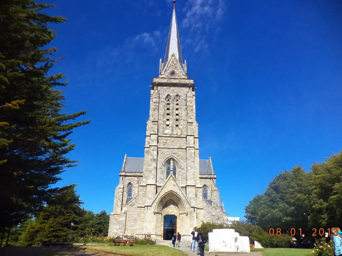 Pessoa em camelo no deserto