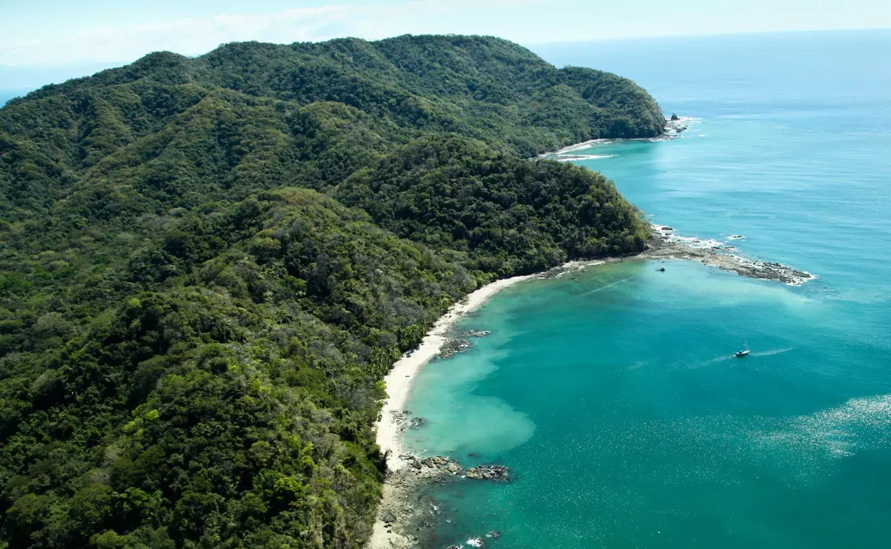 Floresta montanhas cobertaticar-se para o Golfo de Nicoya