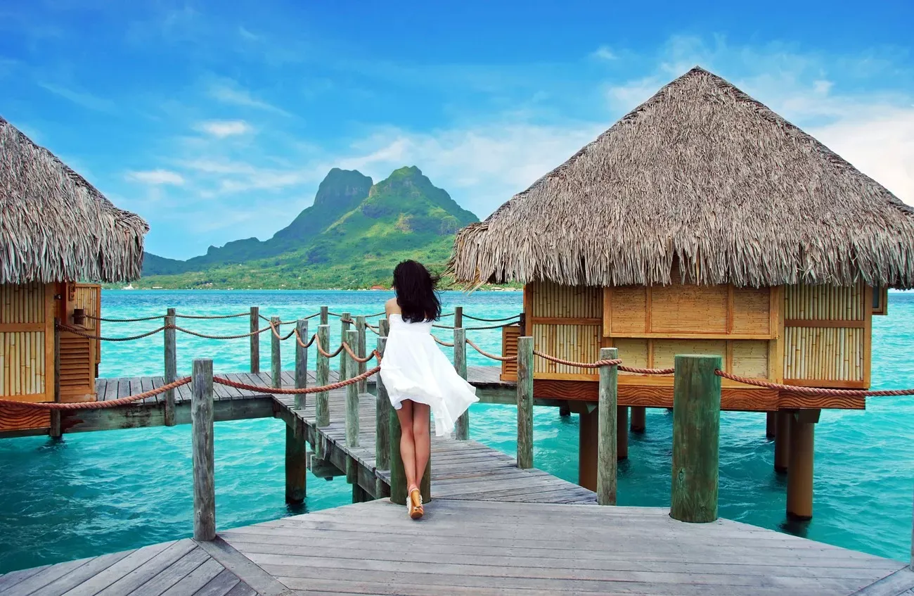 em frete a montanha de Otemanu na ilha de Bora Bora, Polinésia Francesa, Oceano Pacífico