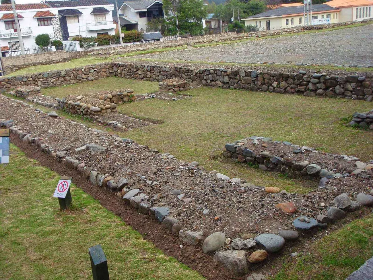Ruinas do Sitío Arqueológico em Pumapungo em Cuenca