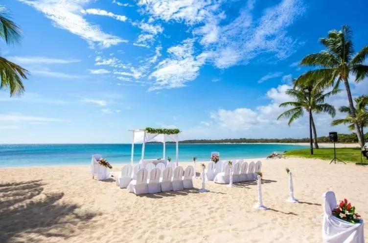 Elopement Wedding no InterContinental Fiji Golf Resort & Spa