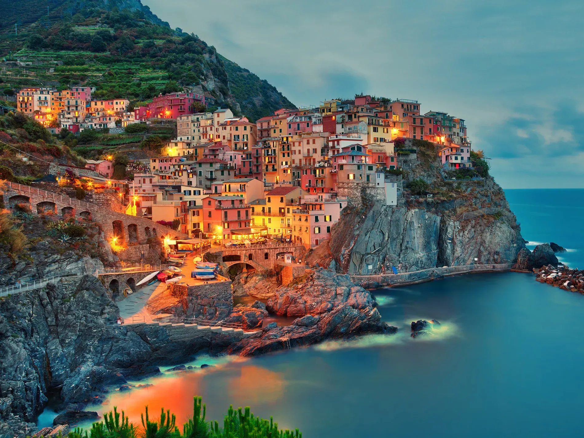 Manarola a noite, Cinque Terre, Itália