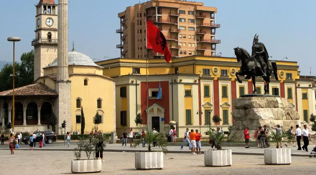 As Novas Joias até Sofia ou Bucareste