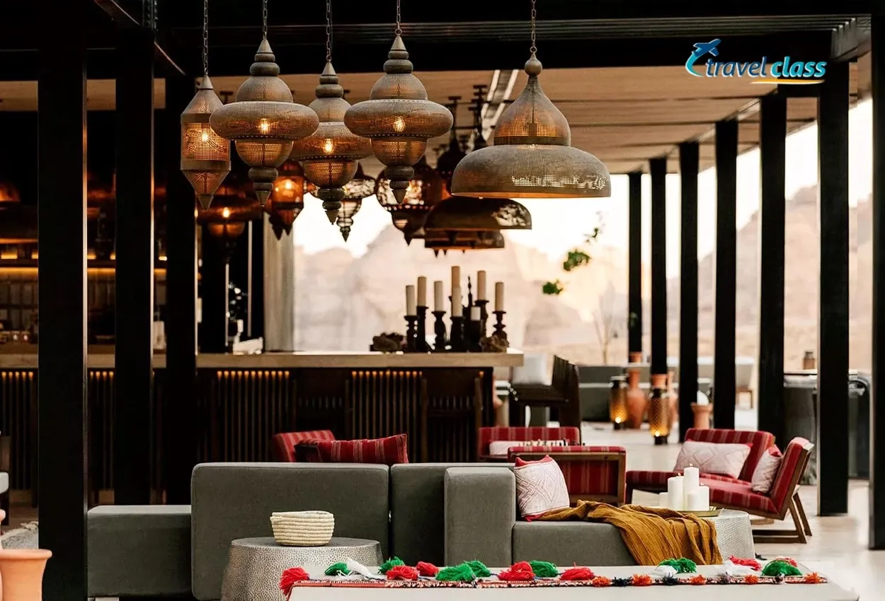 Pessoa em camelo no deserto