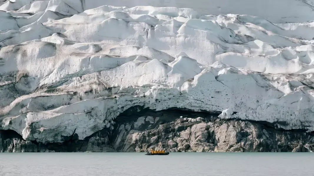 Zodiac navegando, Etenity Glacier, Groenlândia