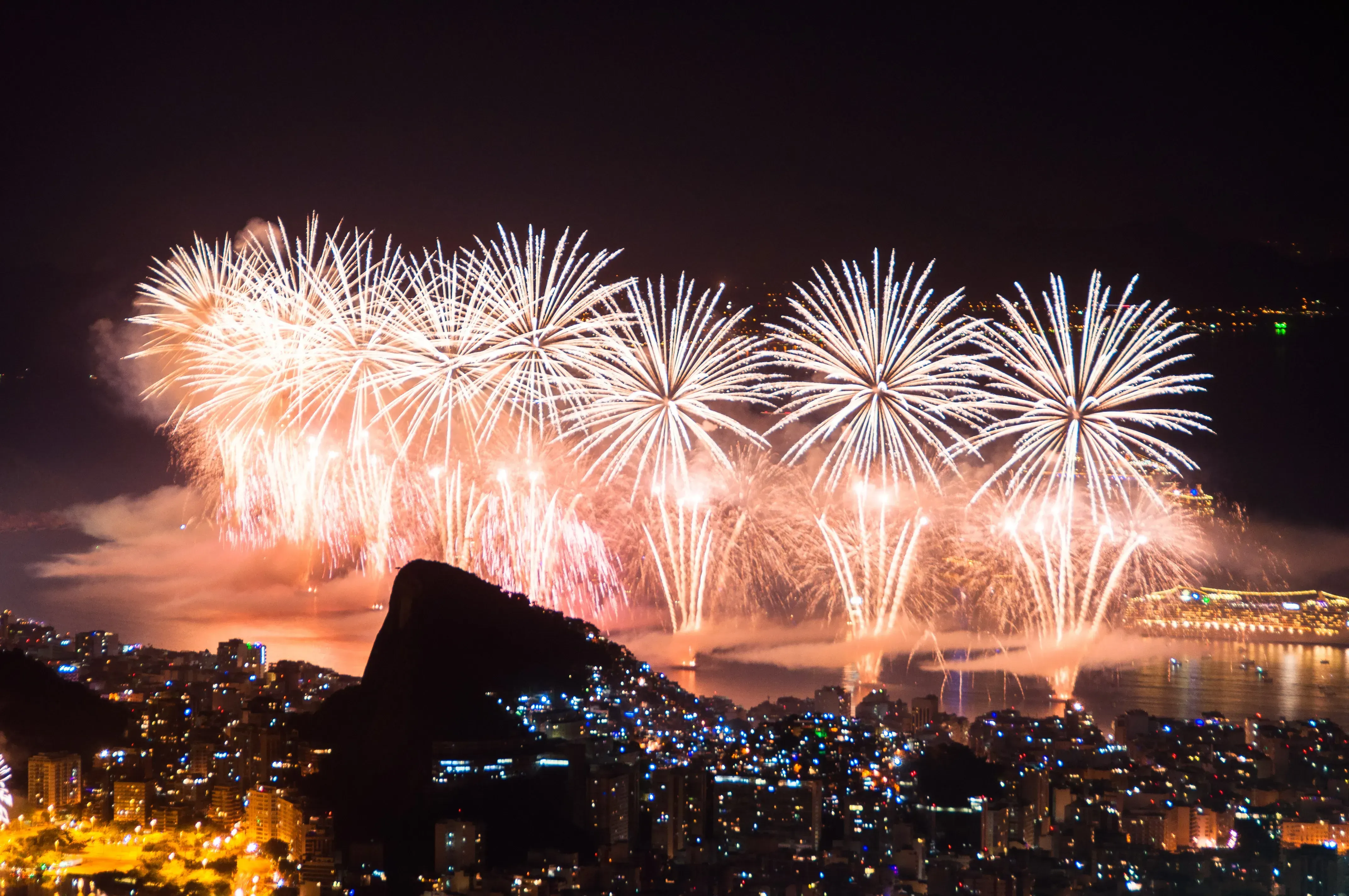 brasil-rj-fogos