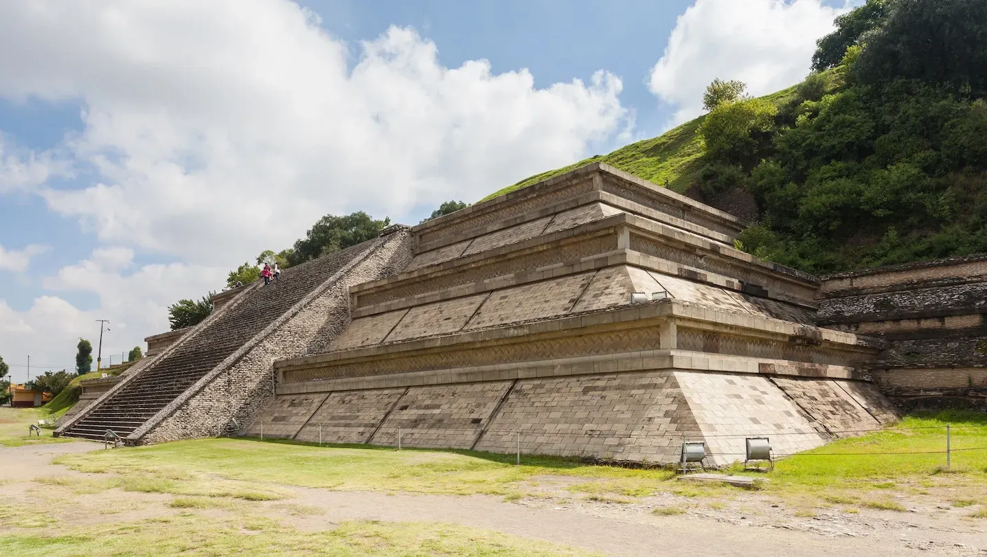 mexico-puebla-piramide