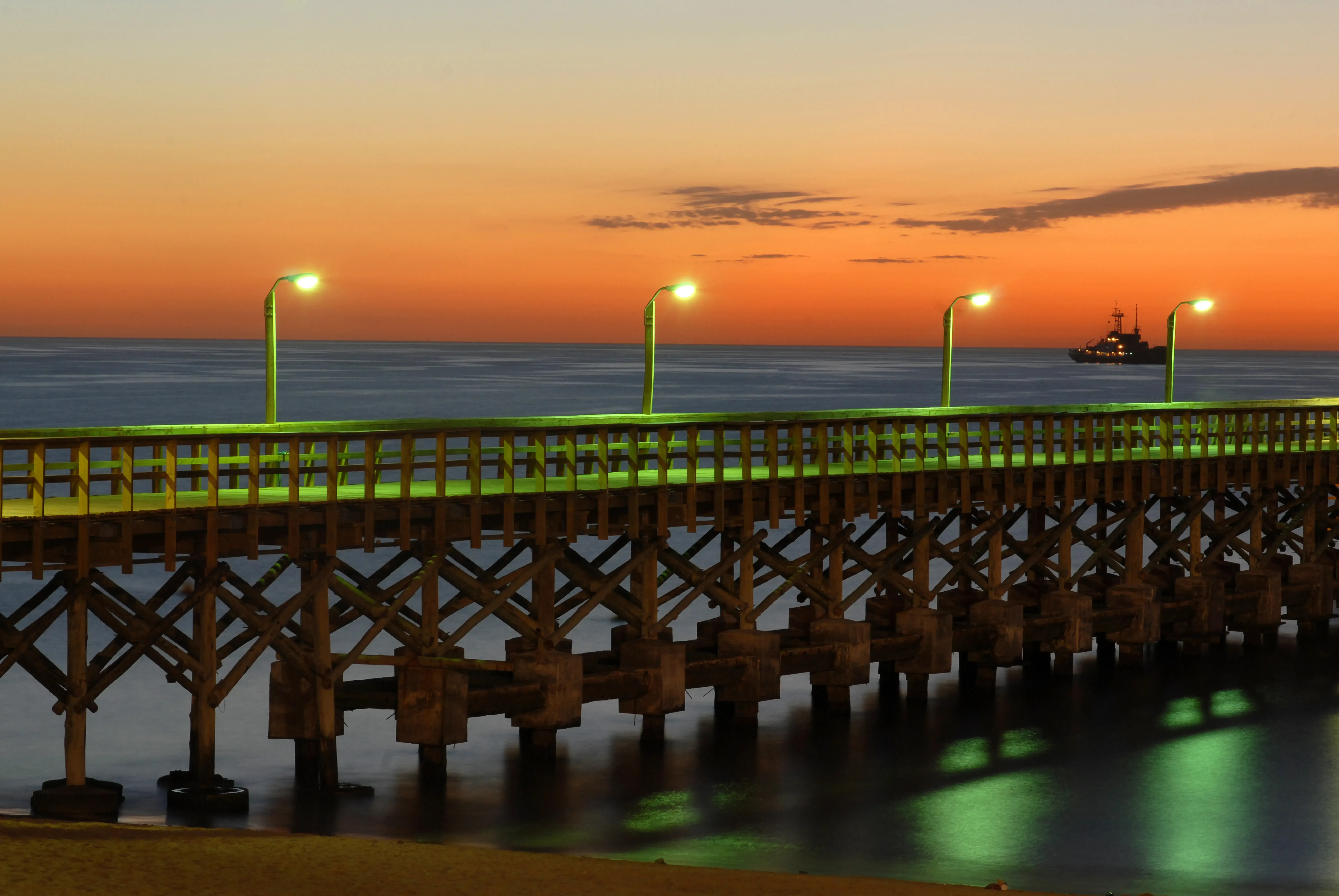 Pier em Punta del Este no por do sol