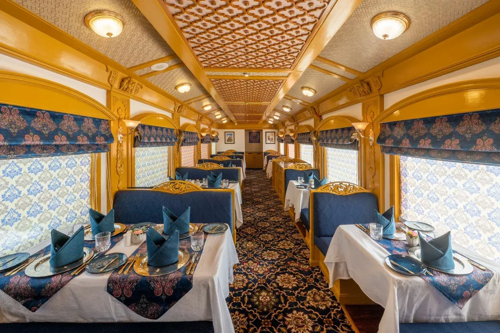 Cabine de Luxo no Trem Deccan Odyssey, Índia
