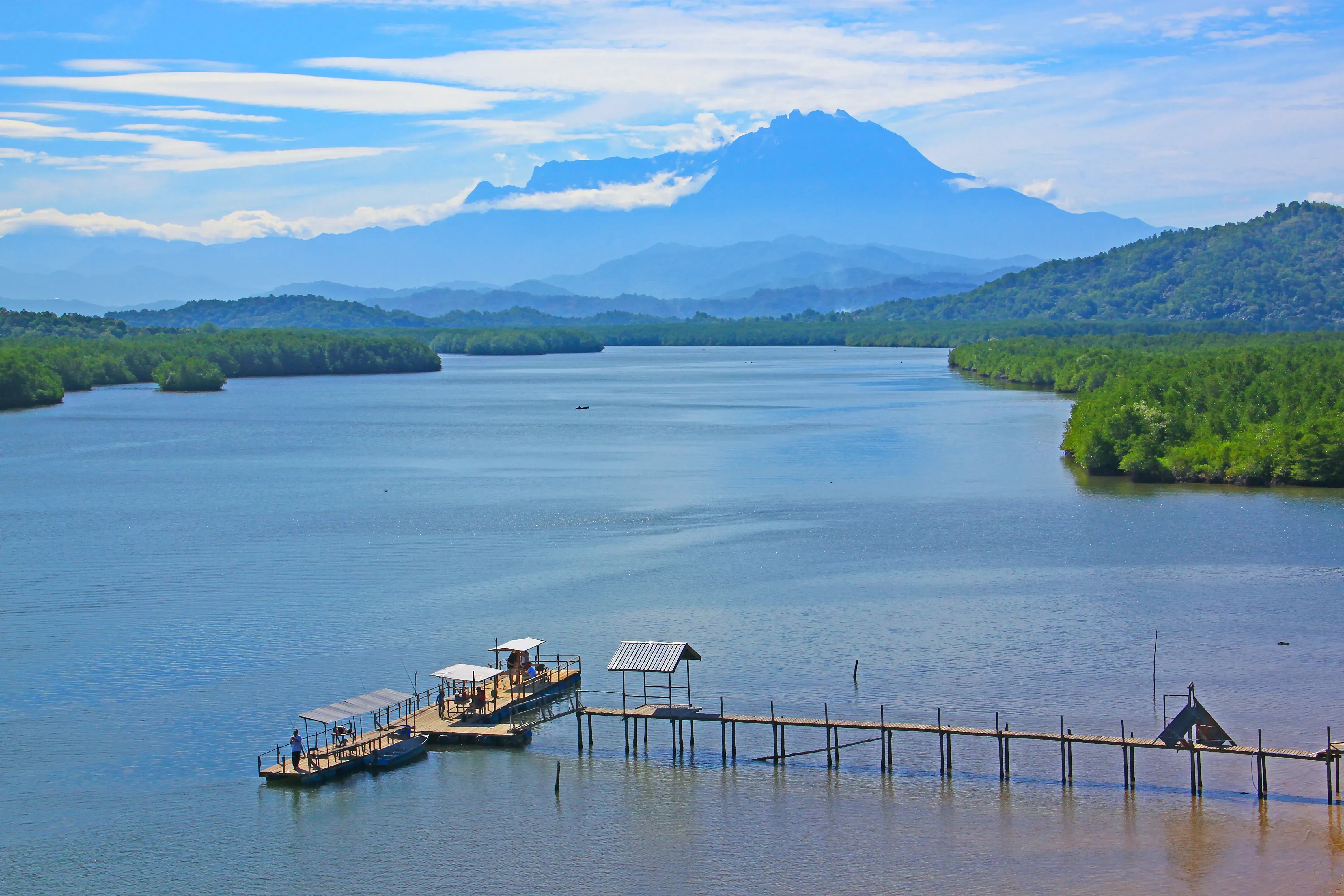 Mengkabong, no fundo o Monte Kinabalu, Borneo, Malásia